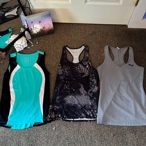 Value set 🌟 three woman’s tank tops